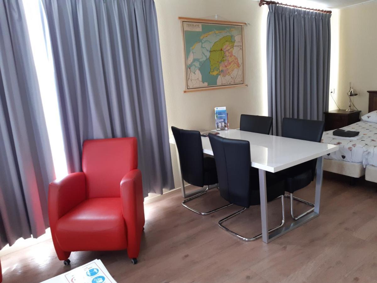 Logement 'De Witte Klok' Oude Bildtzijl Exterior photo